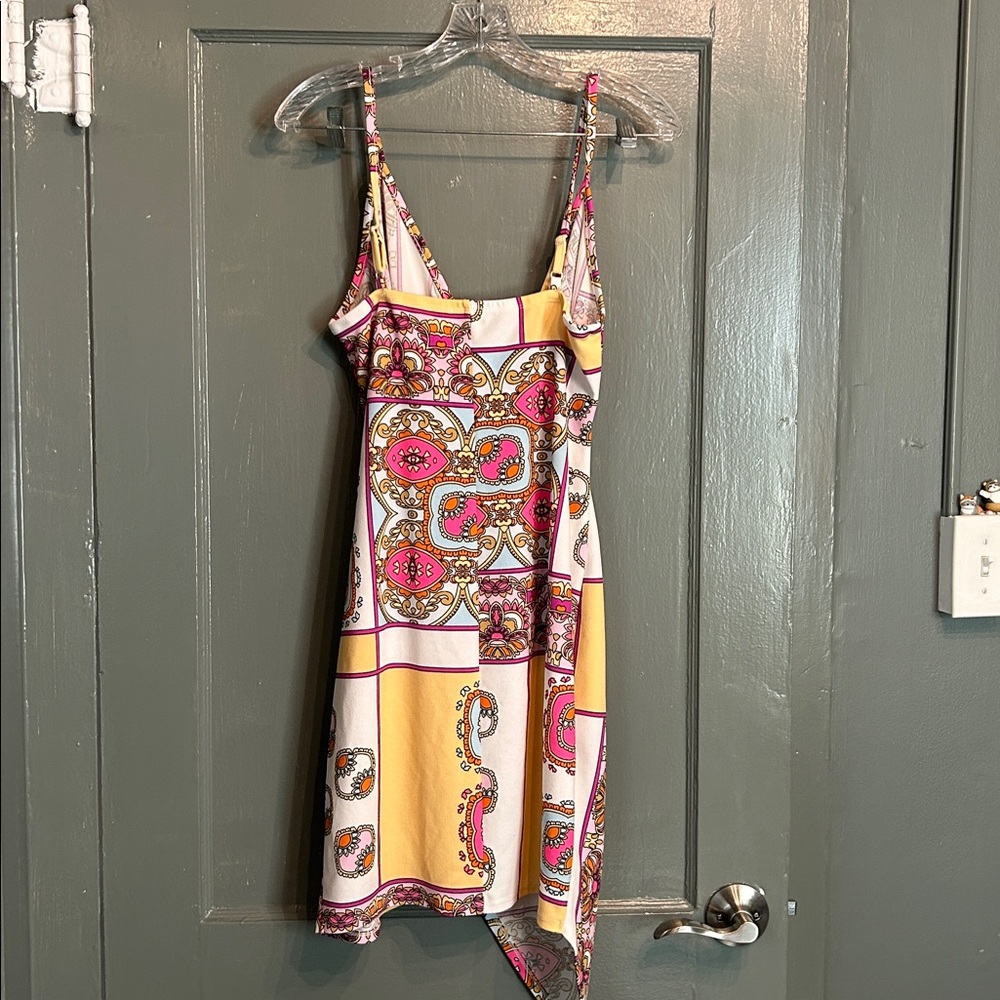 VINTAGE VENUS Asymmetrical Dress with Pink and Yellow Patterns - Picture 7 of 9